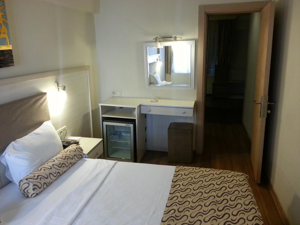 Grand Zeybek Hotel İzmir Extérieur photo