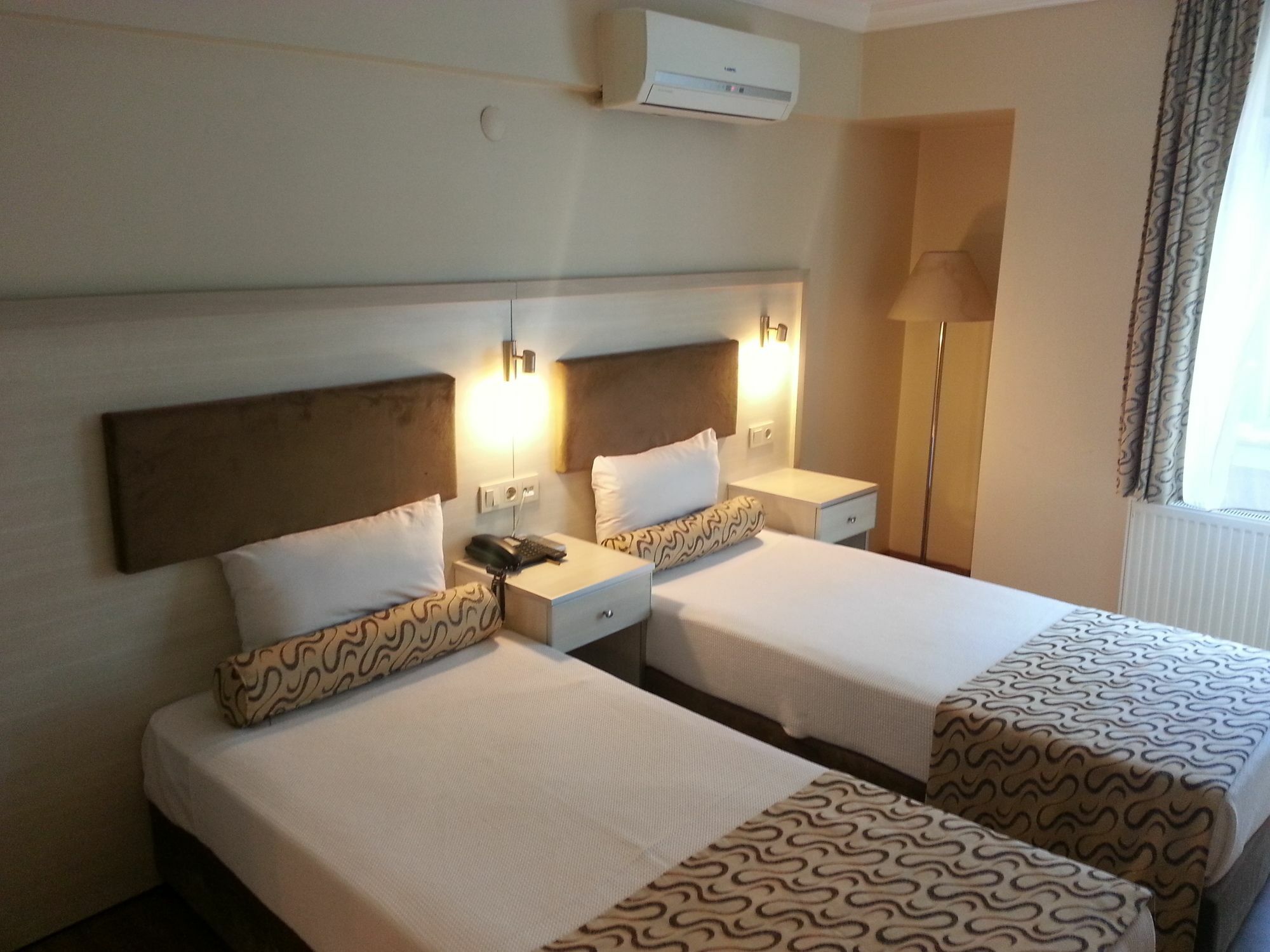 Grand Zeybek Hotel İzmir Extérieur photo